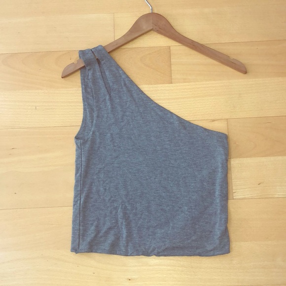 American Eagle Outfitters Tops - American eagle super cute one shoulder shirt :)